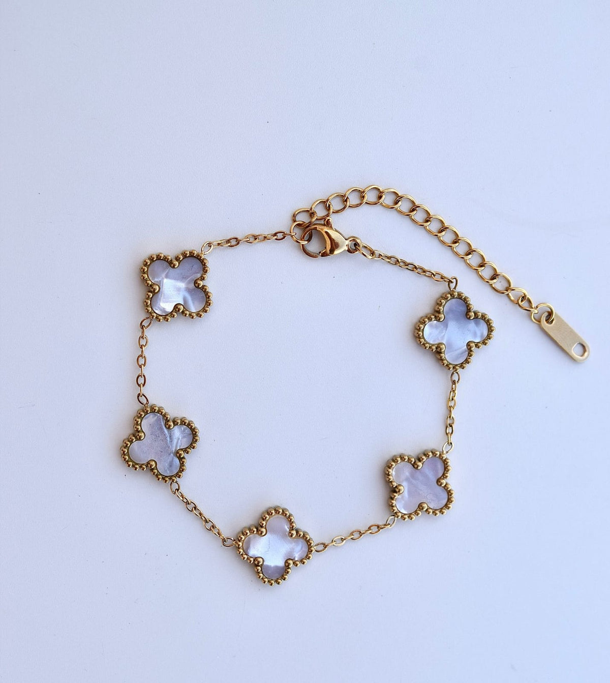 white clover hand braclate